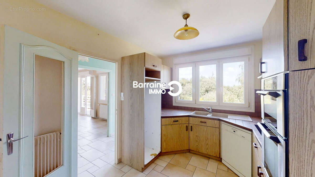 EXCLUSIVITE : Propriété de 164m² avec vue mer sur un terrain de 2 020 m² - photo 8