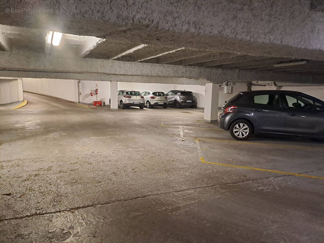 Parking à MONTROUGE