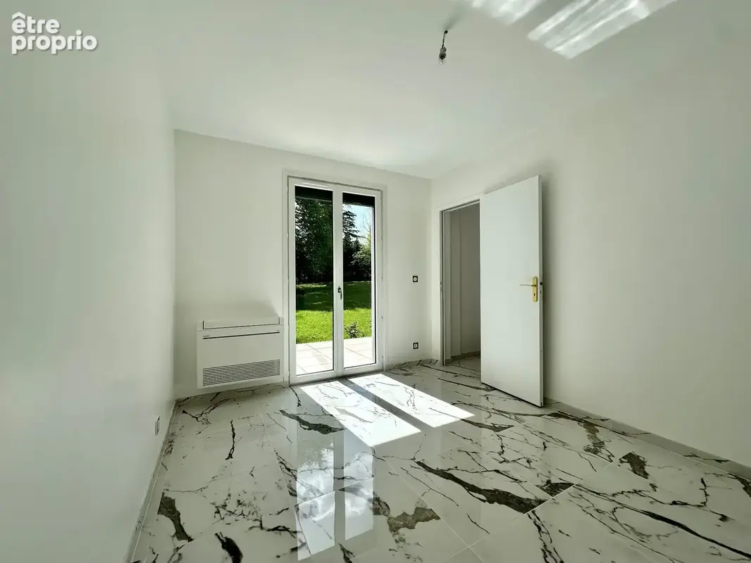 Maison à vendre 8 pièces - 200 m2 - Terrain 1748 m2 - DAMPIERRE EN YVELINES (78) - photo 13