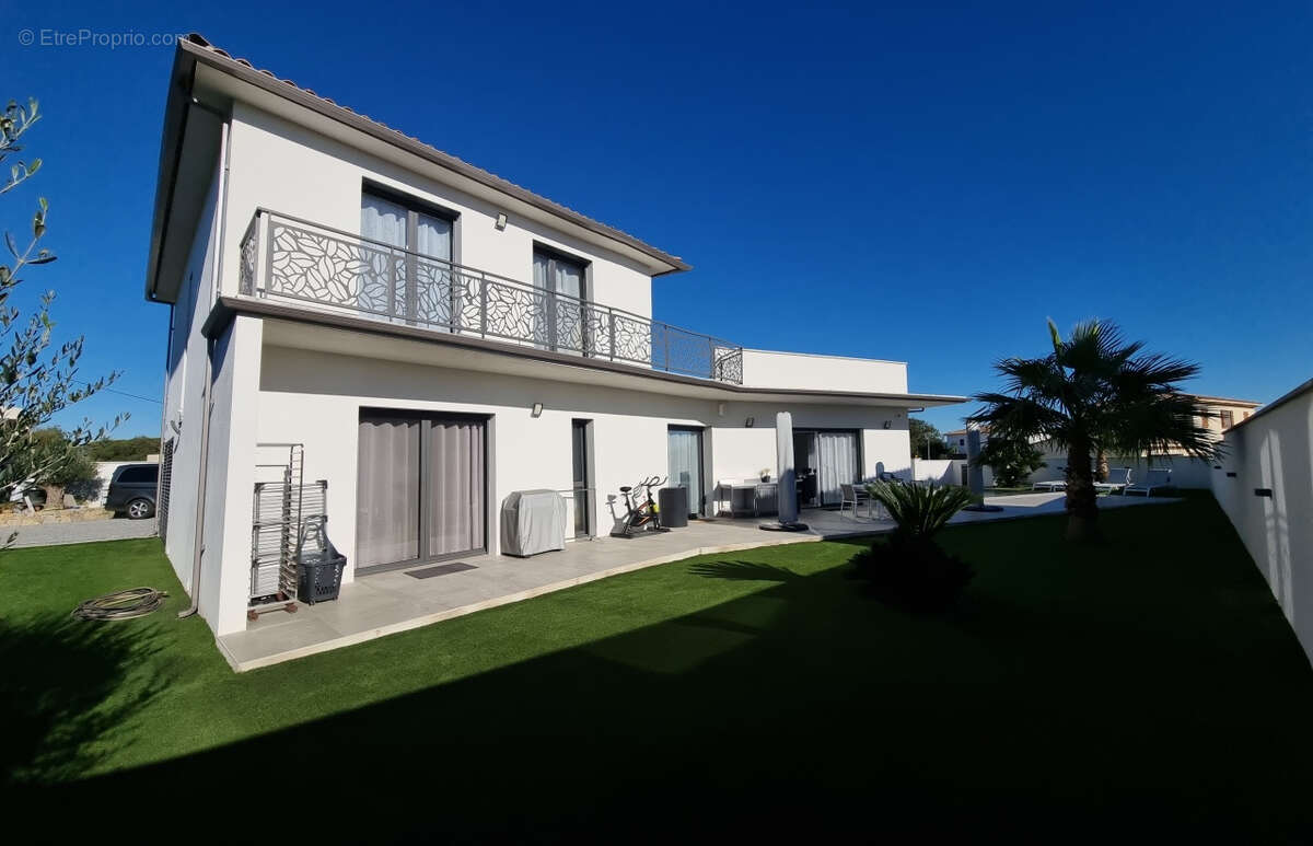 Maison à PUGET-SUR-ARGENS