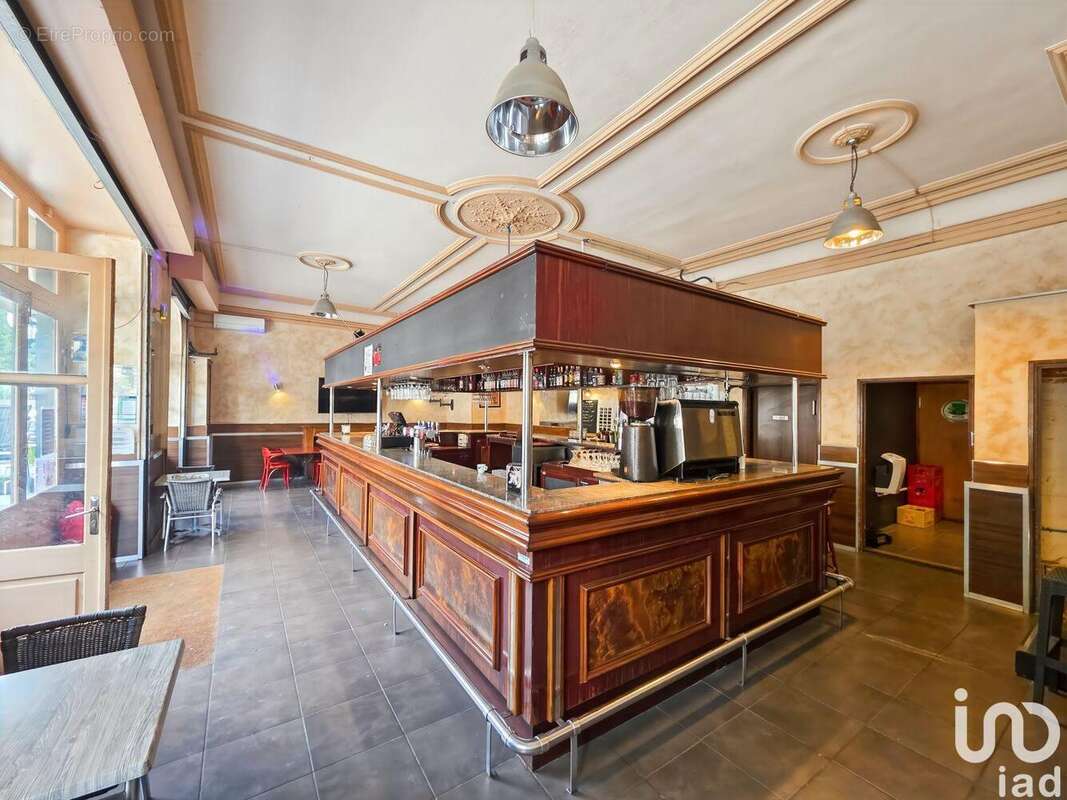 Photo 7 - Commerce à MONTBLANC