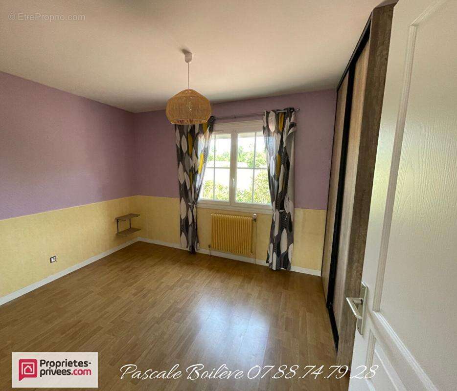 Maison à MOULIHERNE