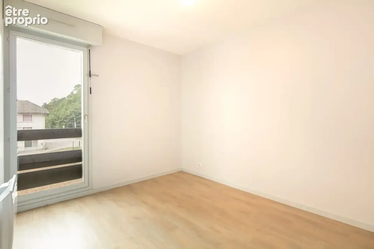 Spacieux t4 avec balcons et cave -  la rochette ! - photo 6