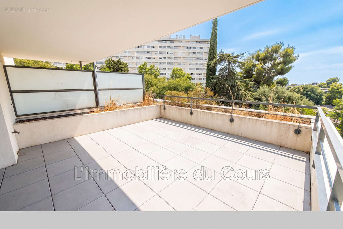 Appartement 62 m² à Marseille-9e  - photo 4