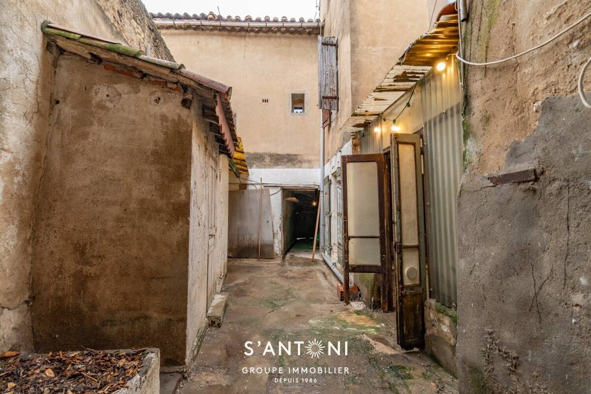 Maison à VILLENEUVE-LES-BEZIERS