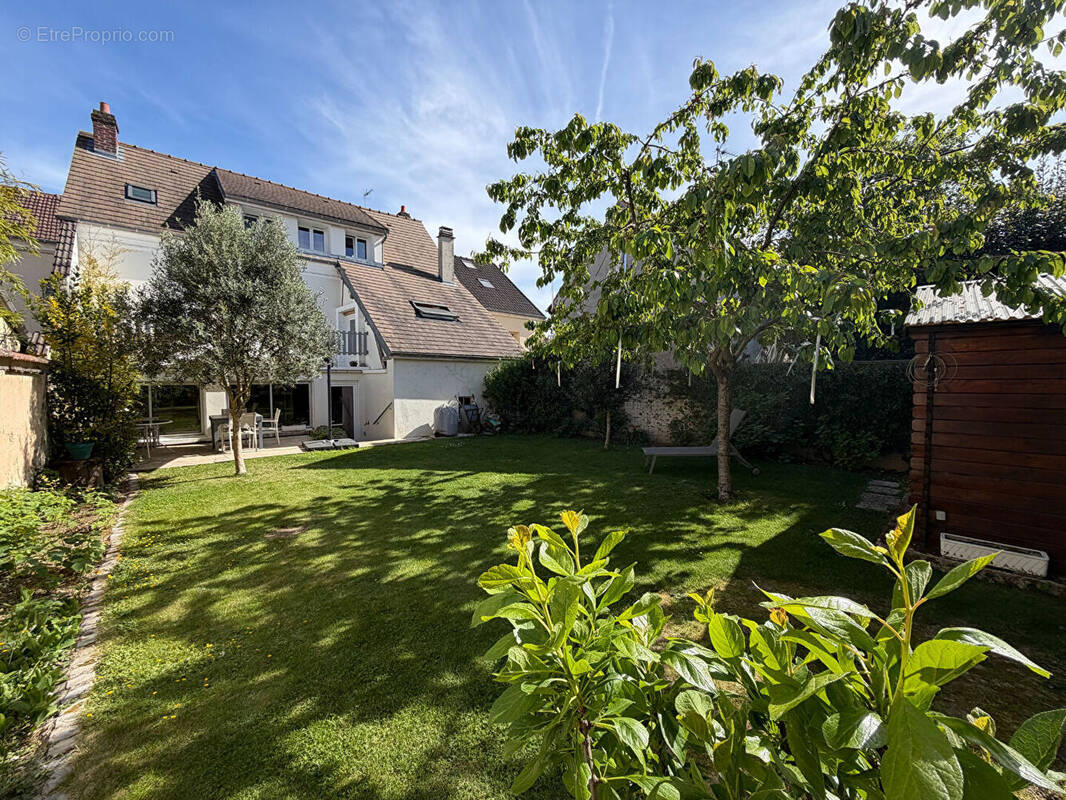 Maison à QUINCY-VOISINS