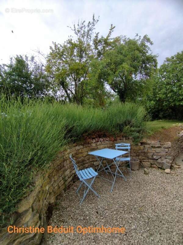CHARENTE, COURCOME, maison 198 m², 4 chambres, grange, terrain 2401 m² clos - photo 9
