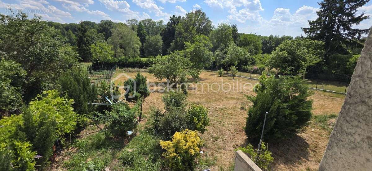 Maison ancienne avec fort potentiel et un terrain constructible - photo 6