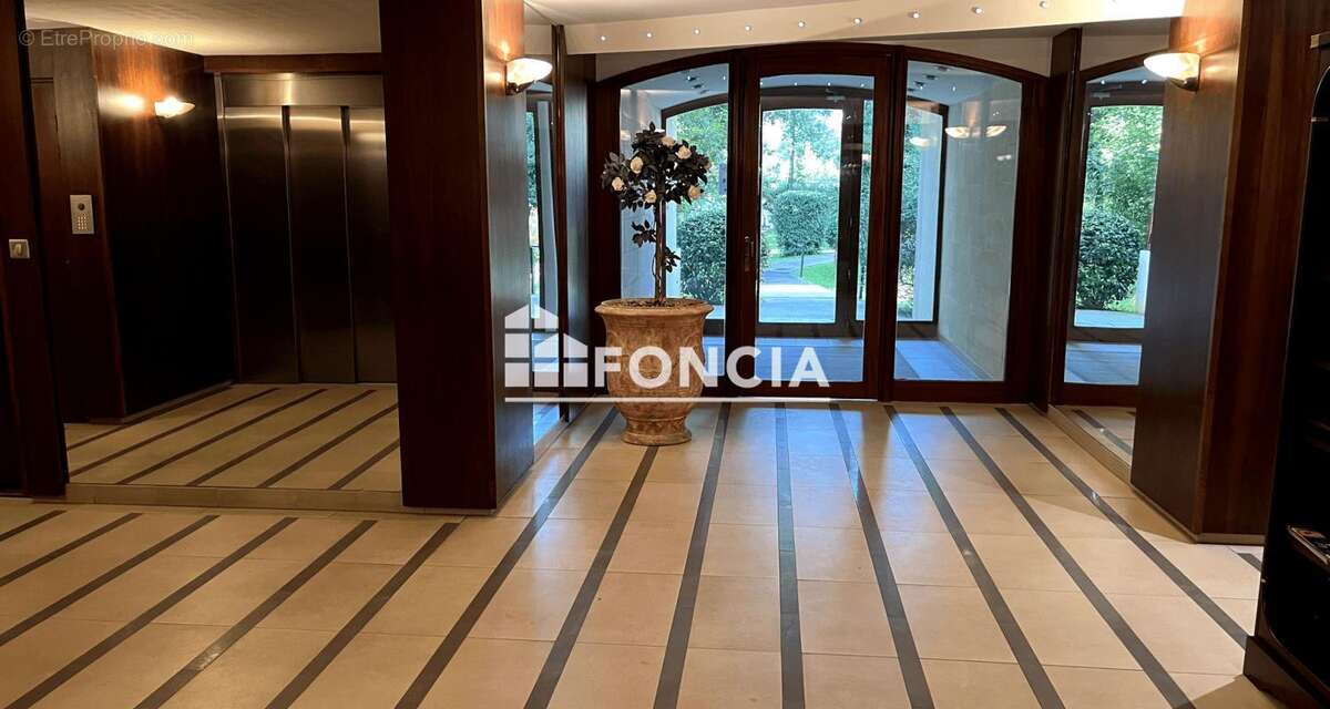 Uzès - Appartement T2 de 40 m² avec terrasse, piscine et garage - Idéal investisseur - photo 3