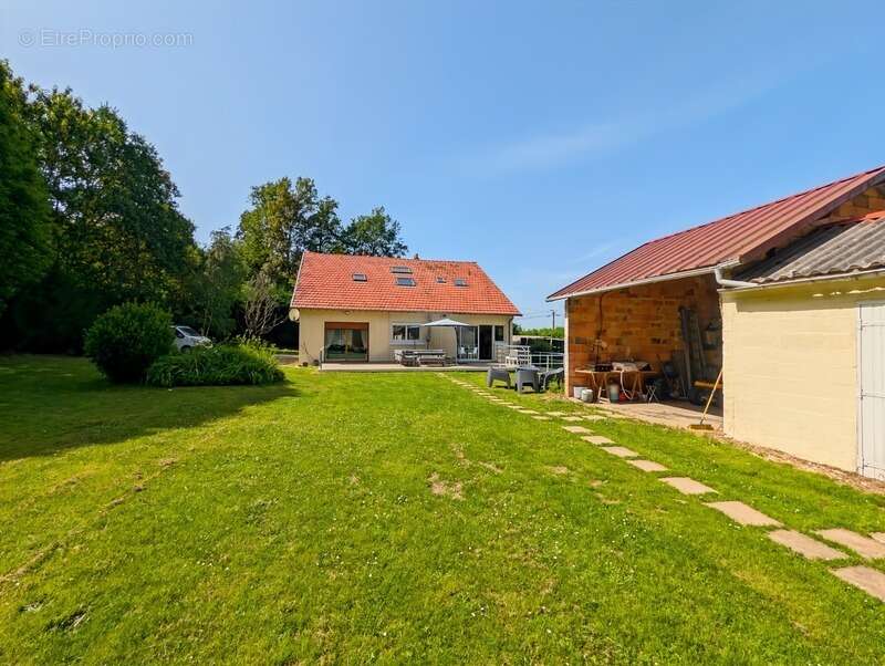 Maison à VILLAINES-SOUS-LUCE