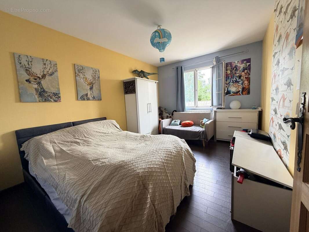 Maison 130 m² à Saint-Clement-De-Regnat  - photo 7