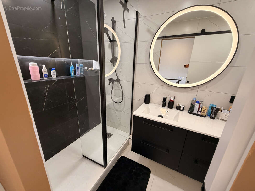 Appartement à MARSEILLE-4E