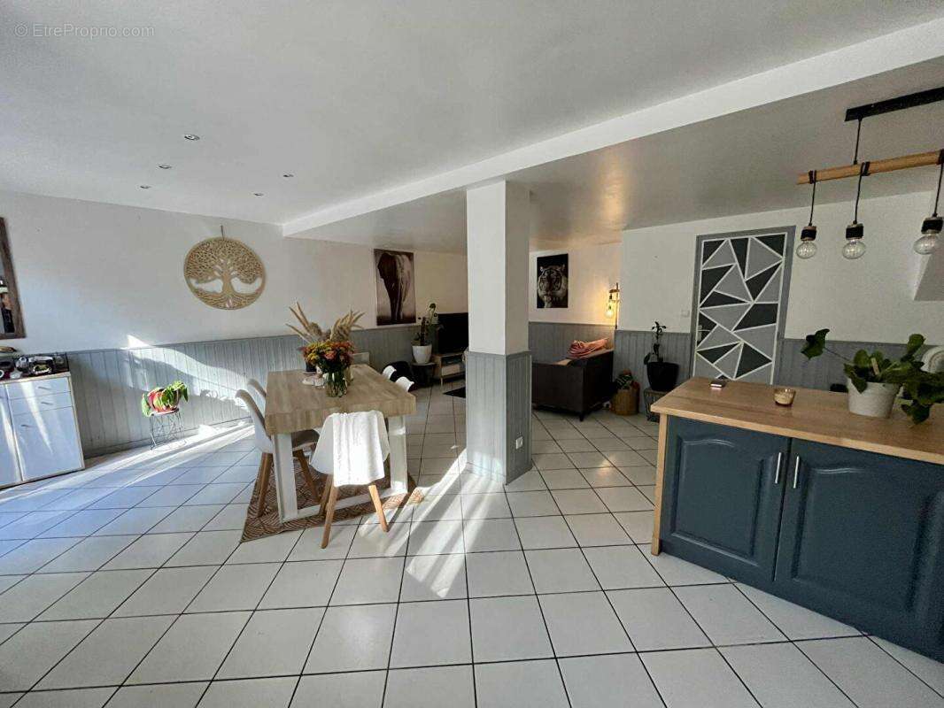 Maison à CHATEAU-L&#039;EVEQUE