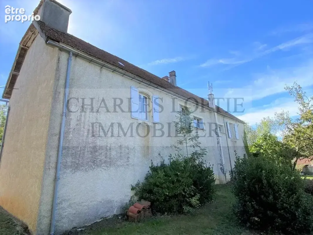 Ancien corps de ferme avec nombreux bâtiments sur 2 ha de terrain, avec belles vues sur la campagne environnan - photo 27