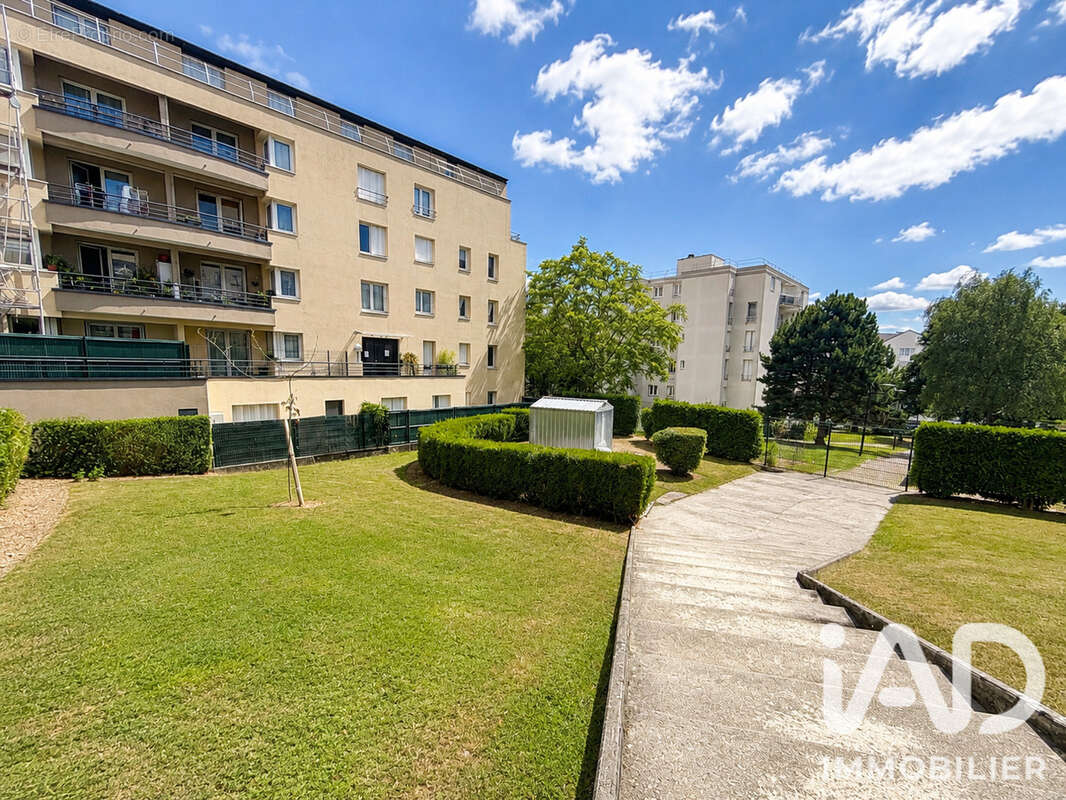 Appartement 30 m² à Torcy  - photo 5