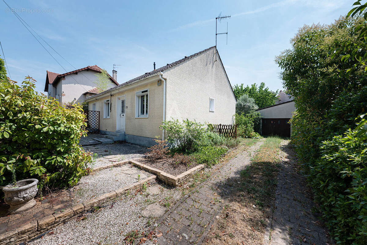 Maison à VAIRES-SUR-MARNE