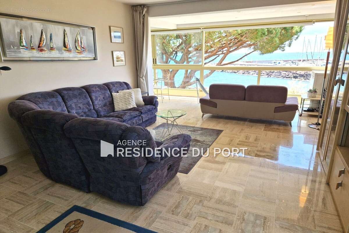 Appartement à MANDELIEU-LA-NAPOULE