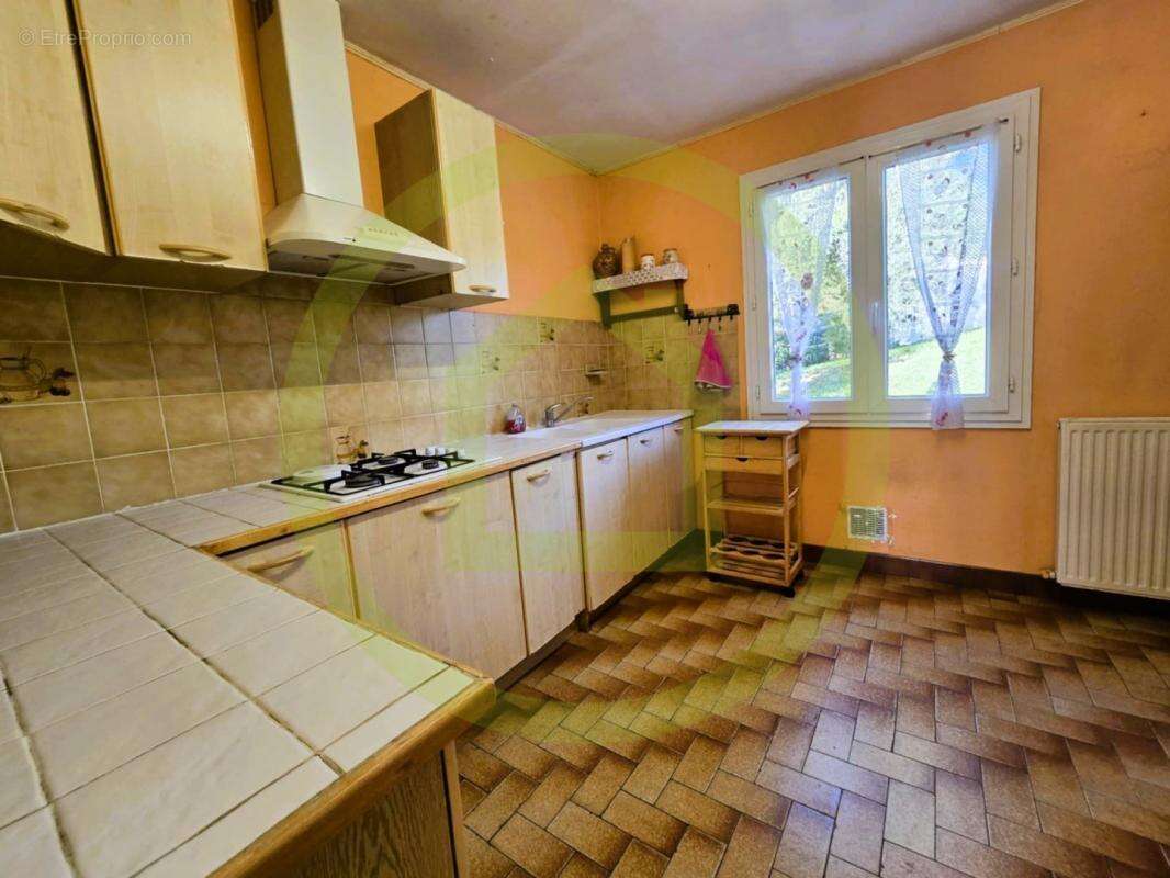 Maison à SAINT-GEORGES-DES-AGOUTS