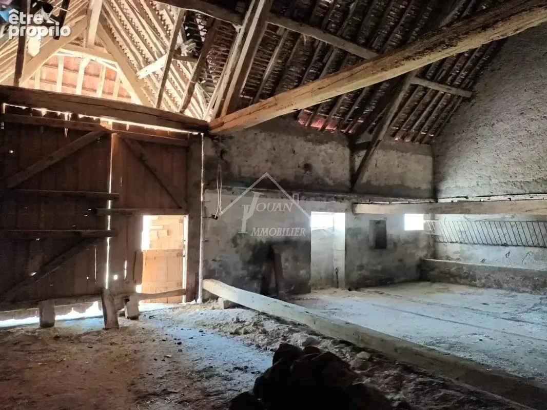 Ancien corps de ferme à rénover sur plus de 3000m² de terrain, COUST - photo 14