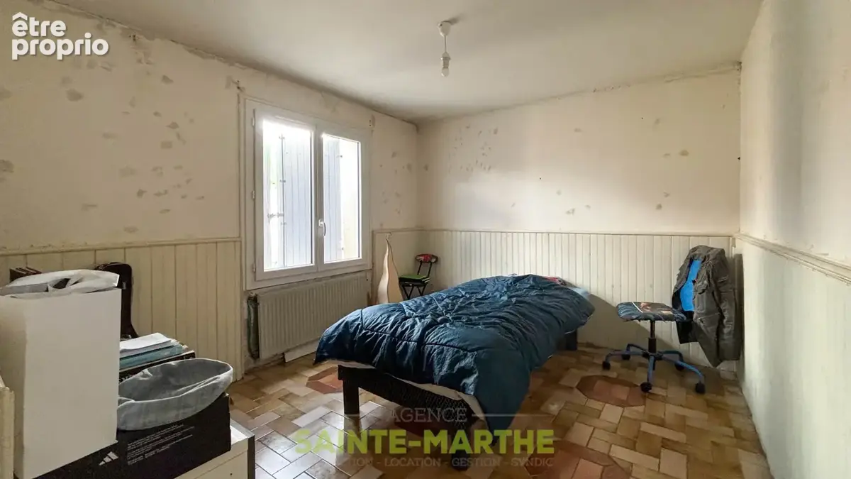 Niort Saint Liguaire. Pavillon sur sous-sol 5 chambres, garage et jardin. - photo 13