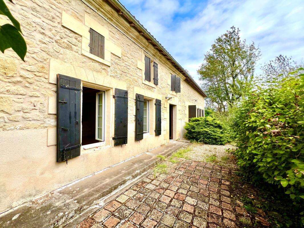 Maison à MONTPEYROUX