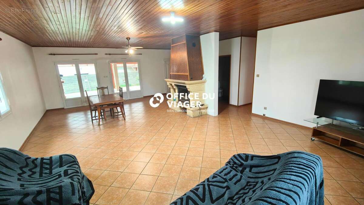 Maison - 6 pièces - 189 m² - photo 2