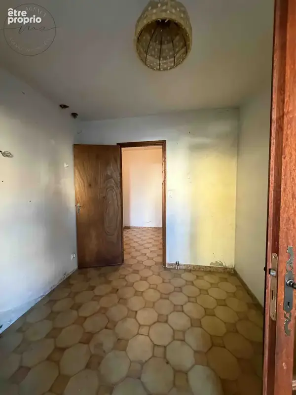 Villa 114M2 et rdc aménagé avec garage terrain de 331M2 - photo 6