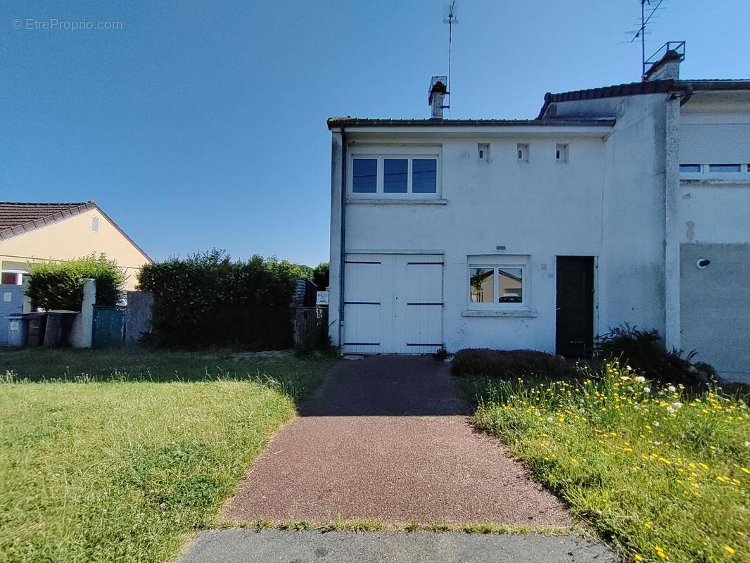 Maison à LA CHAPELLE-EN-SERVAL