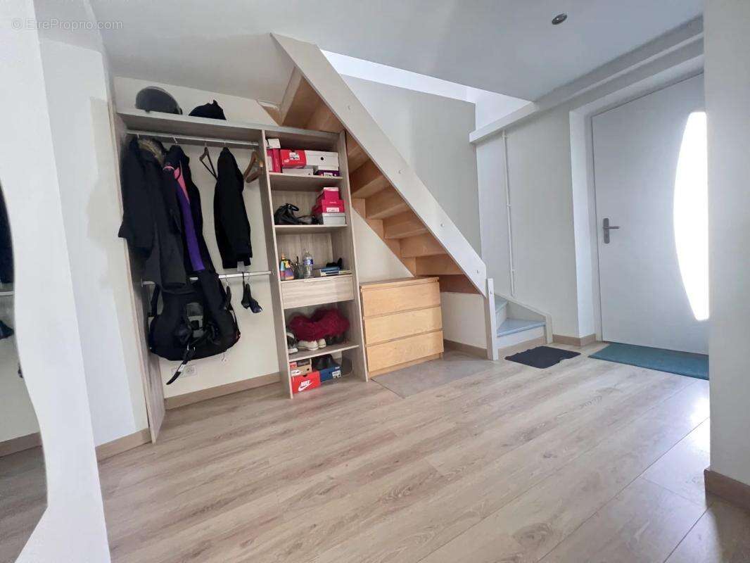 Maison à LES CLAYES-SOUS-BOIS
