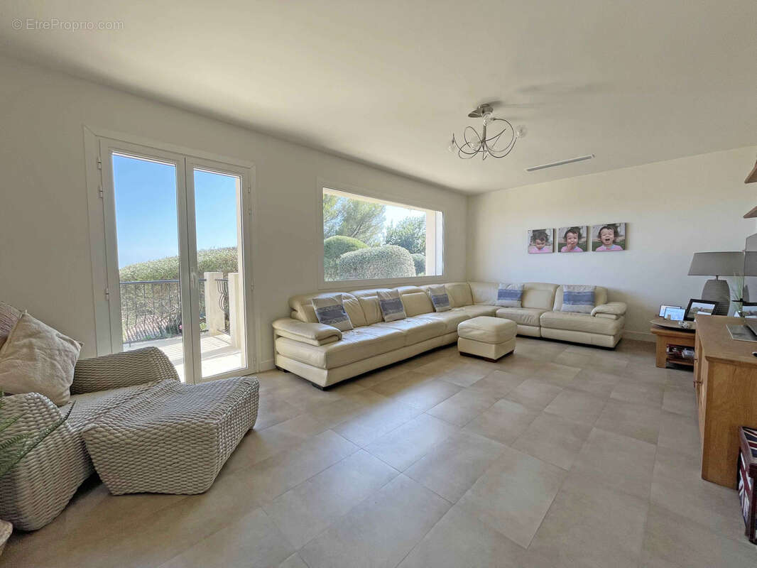 Maison à TOURRETTES-SUR-LOUP