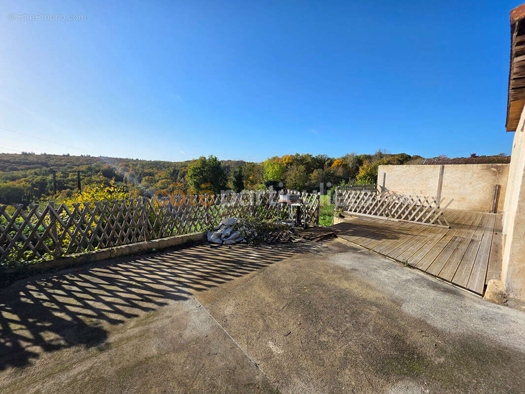 Maison à VILLENEUVE-SUR-YONNE