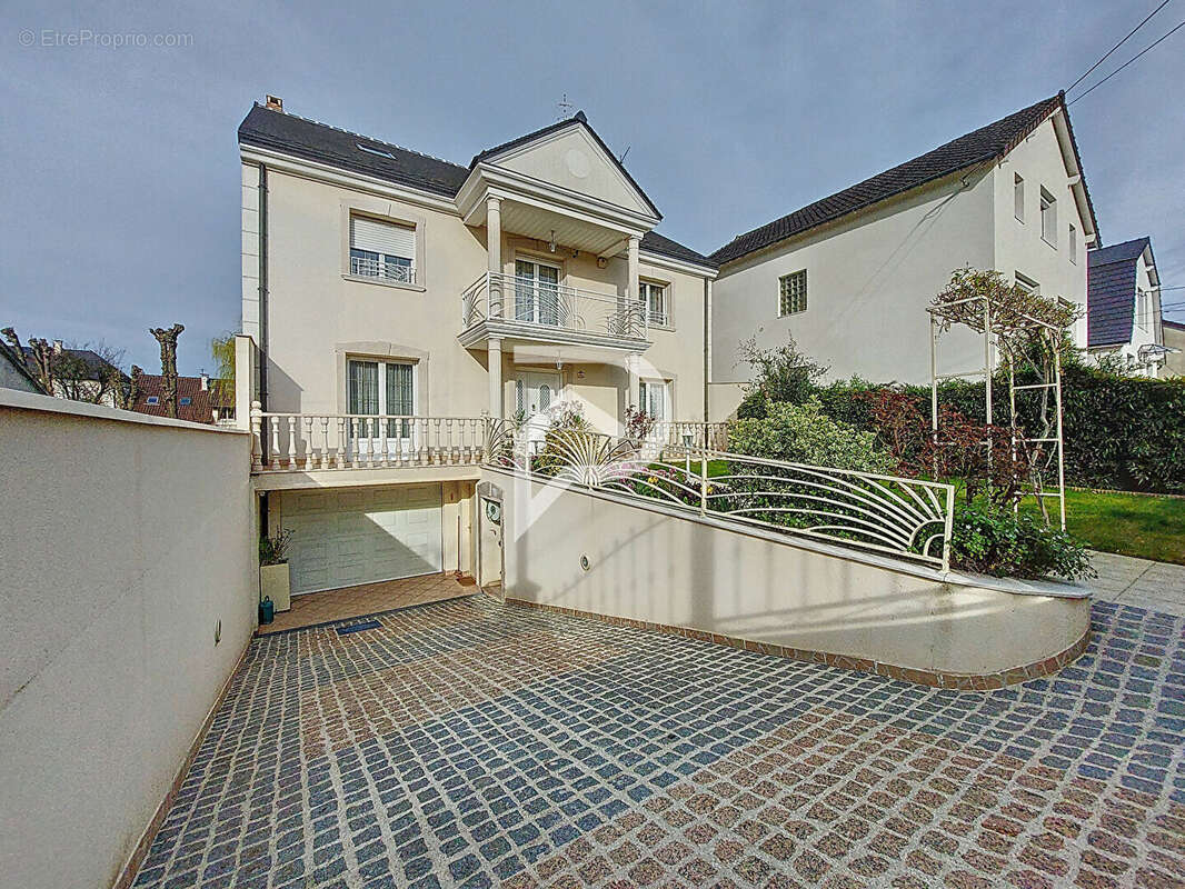 Maison à GOURNAY-SUR-MARNE