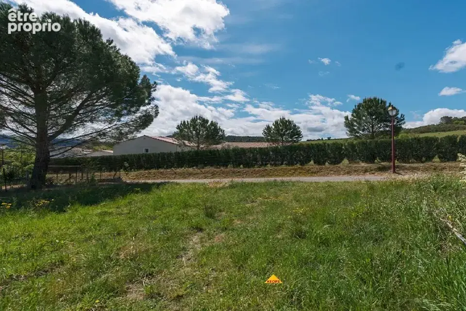 Terrain à SAINT-HILAIRE