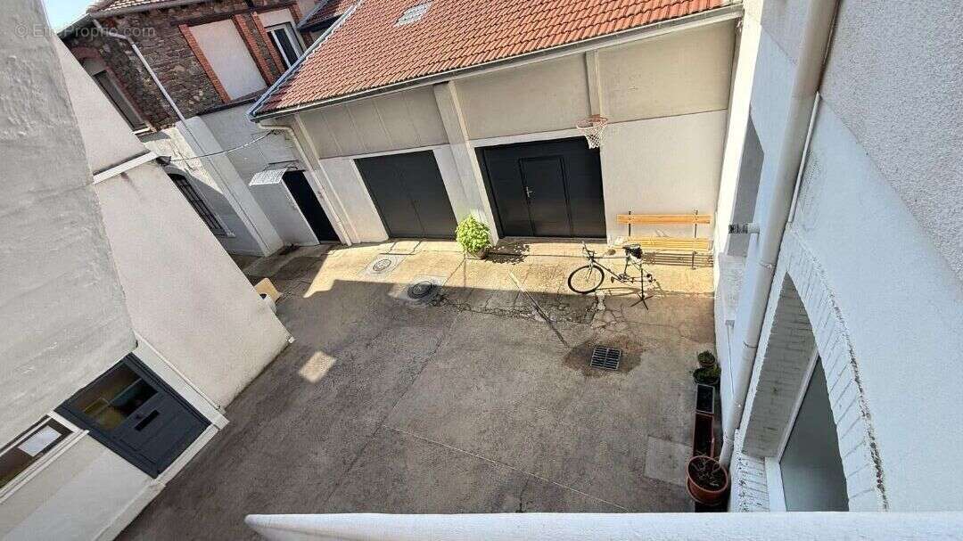Appartement à CHAZELLES-SUR-LYON