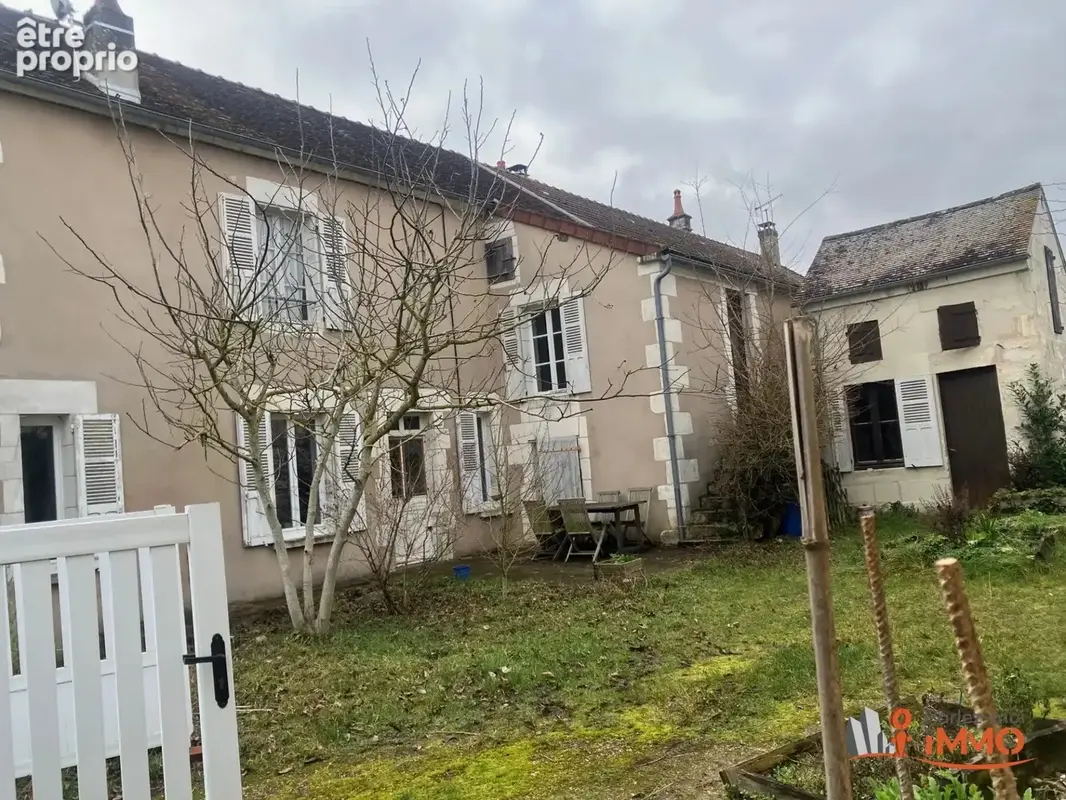 Belle maison en pierres avec jardin et dépendances - photo 13
