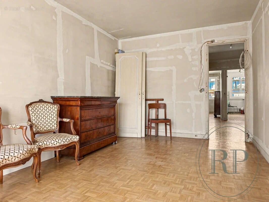 Appartement à PARIS-15E