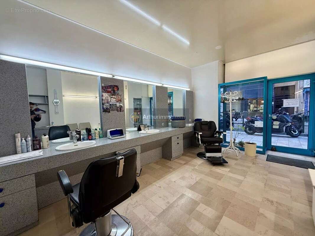 Commerce à SAN-MARTINO-DI-LOTA