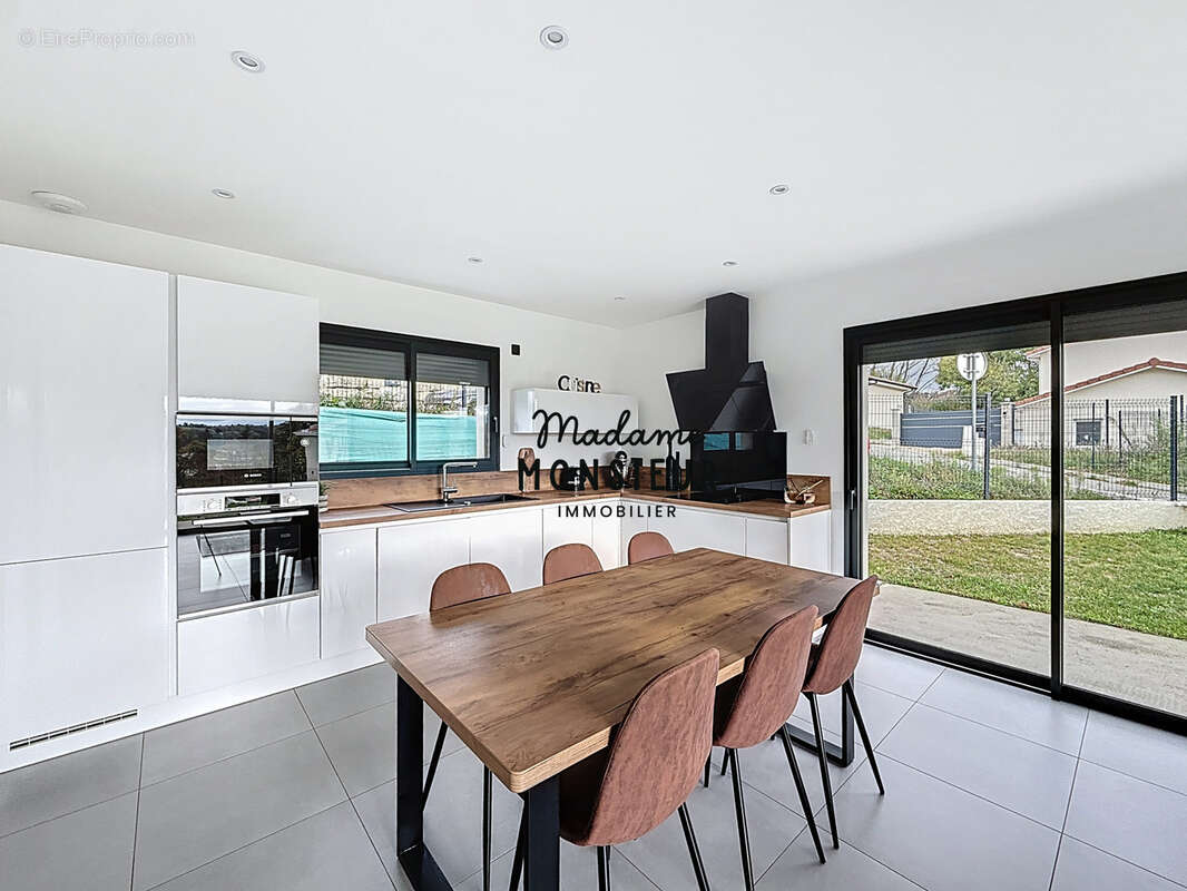 Maison à BOURGOIN-JALLIEU