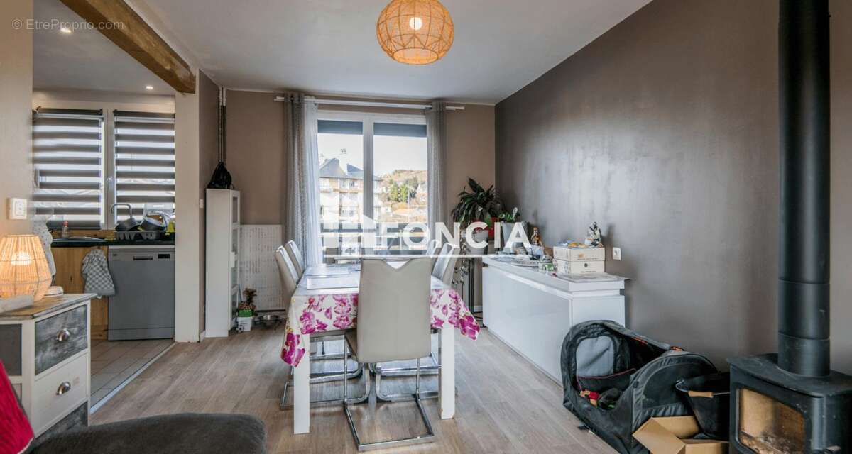 Maison à ONET-LE-CHATEAU