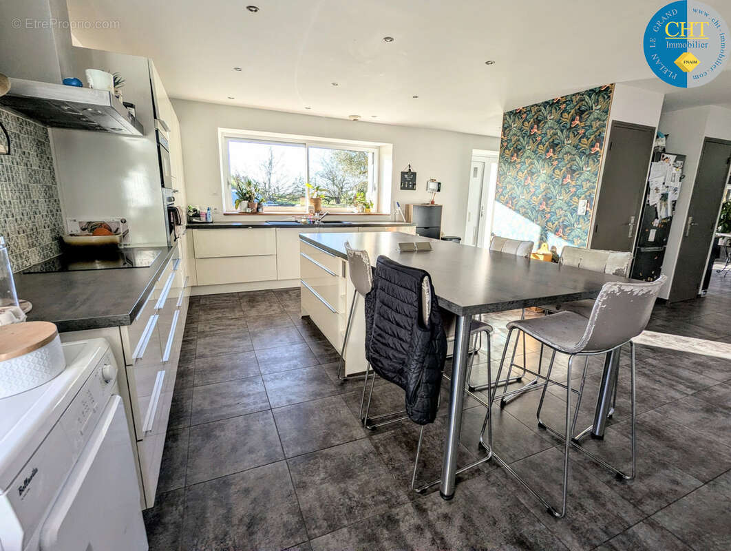 Maison à LES BRULAIS