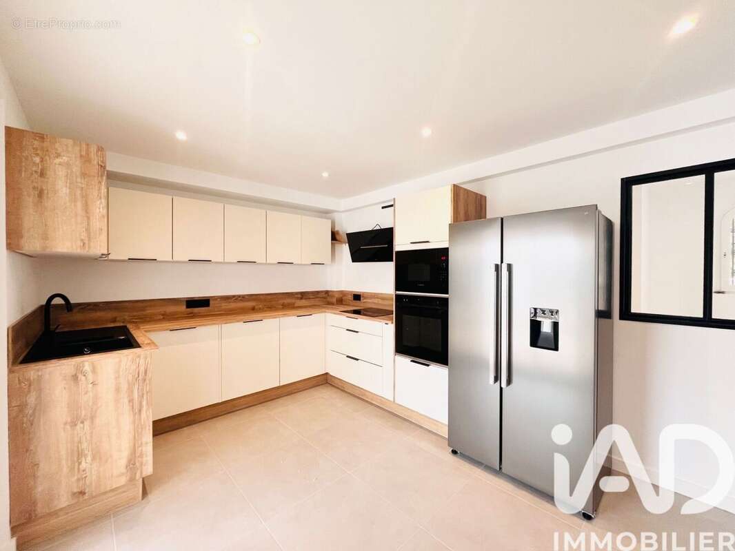 Photo 3 - Appartement à LA ROQUETTE-SUR-SIAGNE