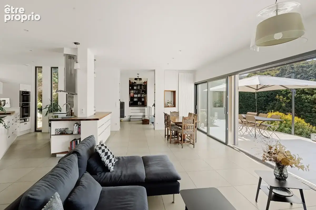 Curis au mont d'or , maison familiale, piscine & vue degagée - photo 5