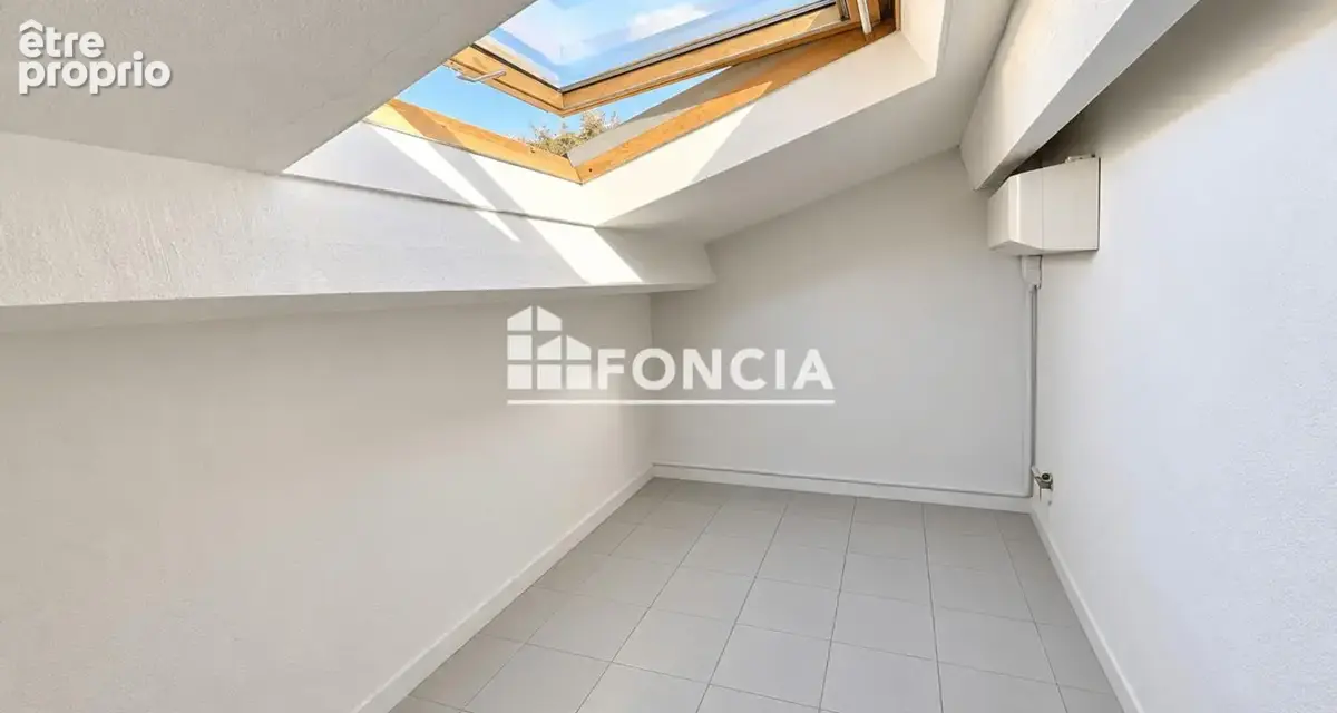 PROCHE CHU, une maison clé en main, idéale pour vivre ou investir ! - photo 8