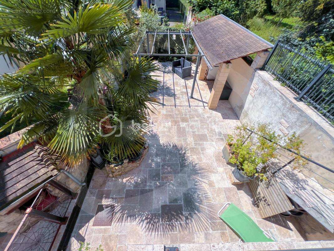 Maison à FRESNES-SUR-MARNE