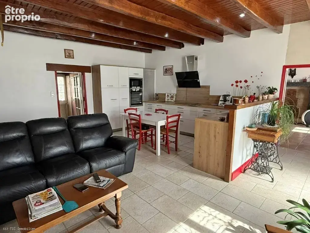 Maison En Pierre Rénovée Avec 4 Chambres - photo 4