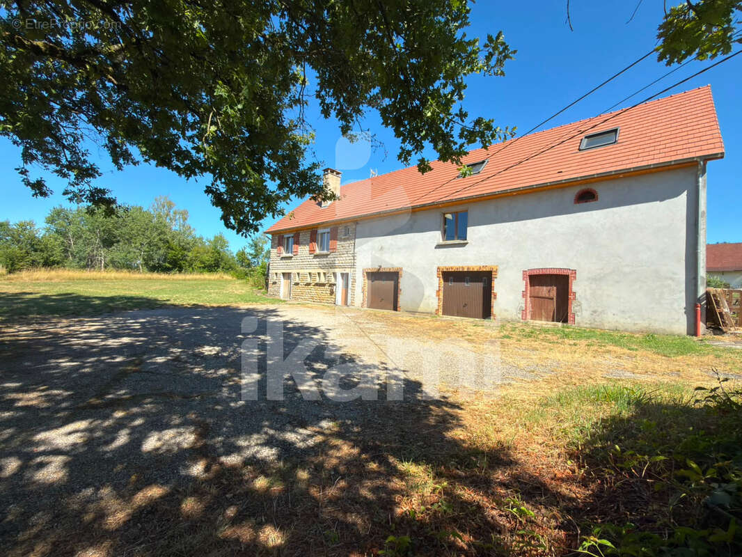 Maison en pierre 127 m2, annexes aménageables 250 m2 , garages, atelier sur terrain clos et arboré de 4 000m2 - photo 14