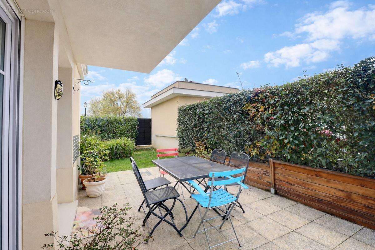Appartement à LES CLAYES-SOUS-BOIS