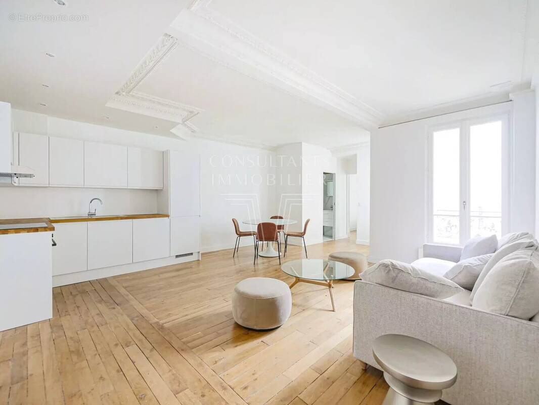 Appartement à PARIS-7E