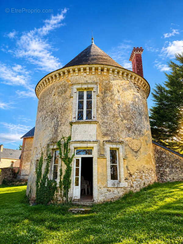 Château  et ses communs  - Tennis et étang- Proche d'Alençon - photo 3