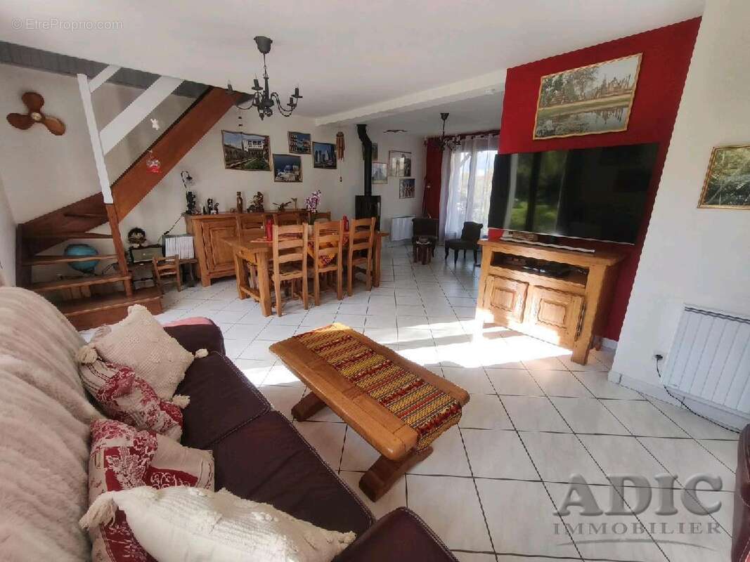 Maison 118 m² à Le Plessis-Belleville  - photo 5